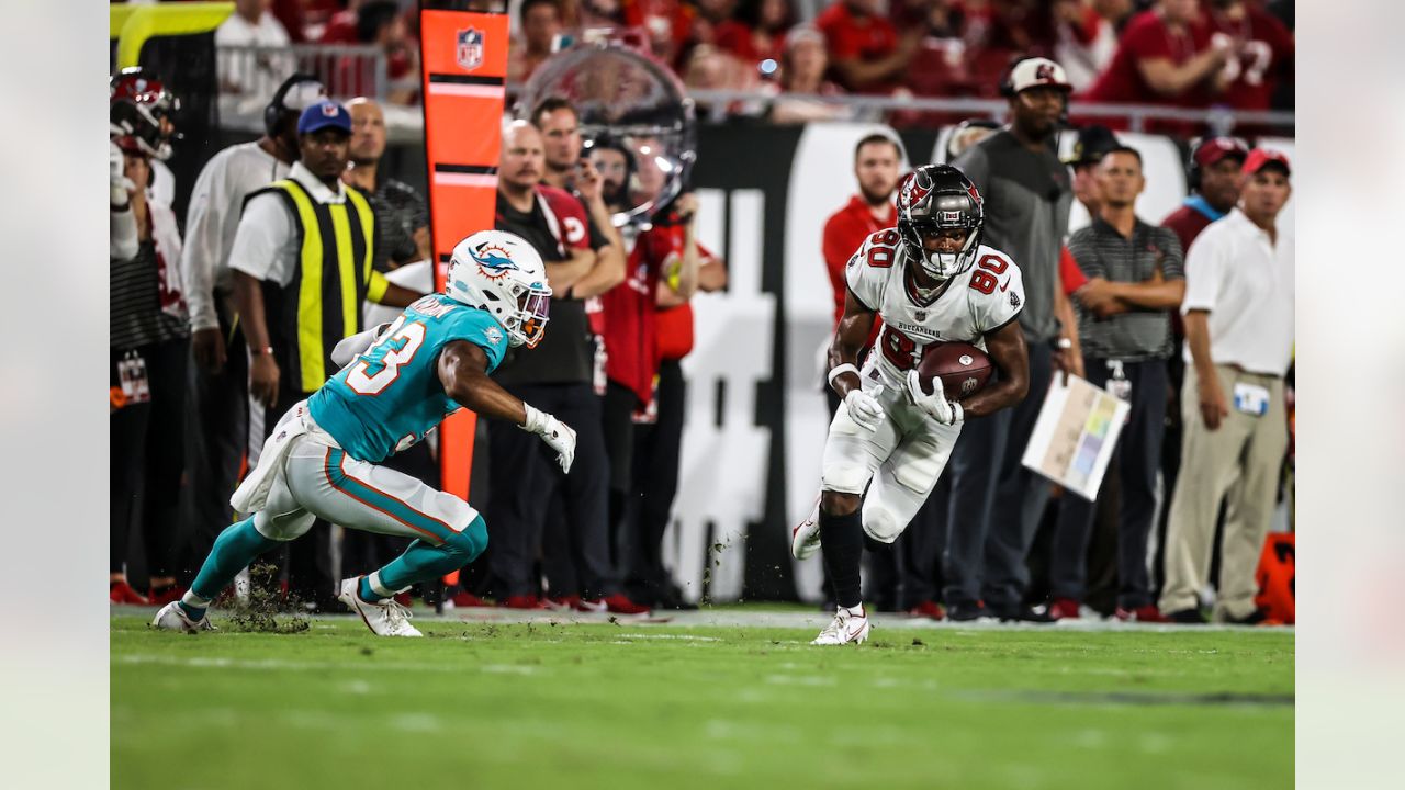 Miami Dolphins win preseason debut against Tampa Bay - Axios Miami