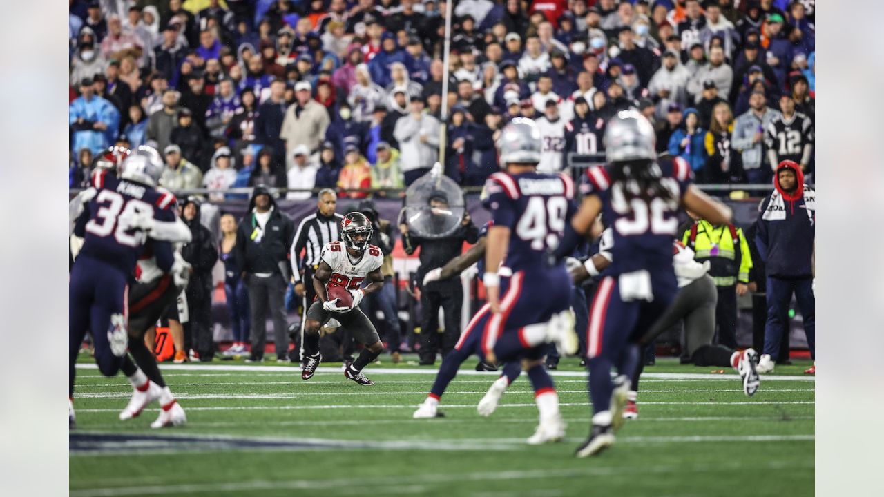 New England Patriots grind out narrow win over Buccaneers in Tampa