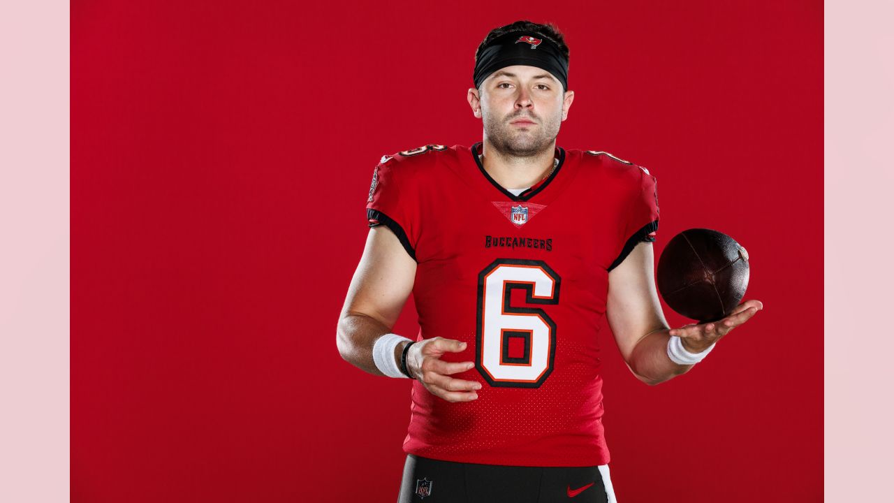 Buccaneers News: Signing of Matt Feiler official, Nick Leverett signs  tender - Bucs Nation