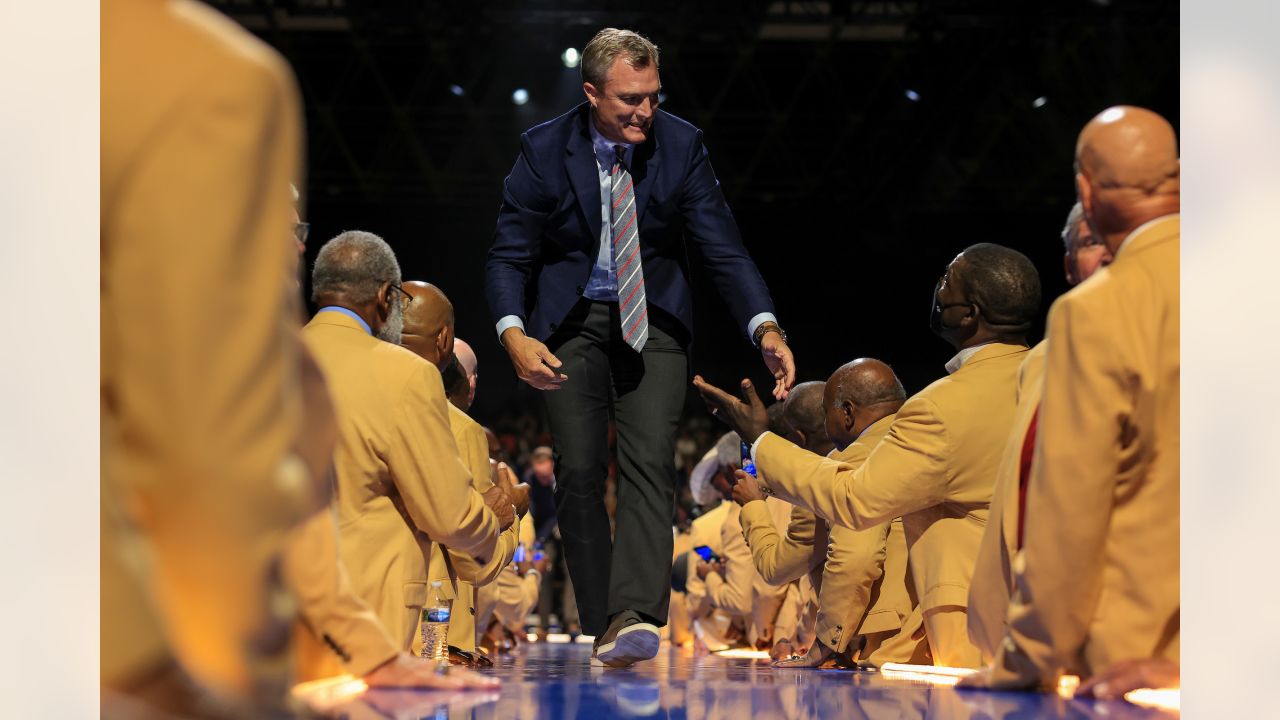 49ers' John Lynch enters Hall with fond memories of Bill Walsh