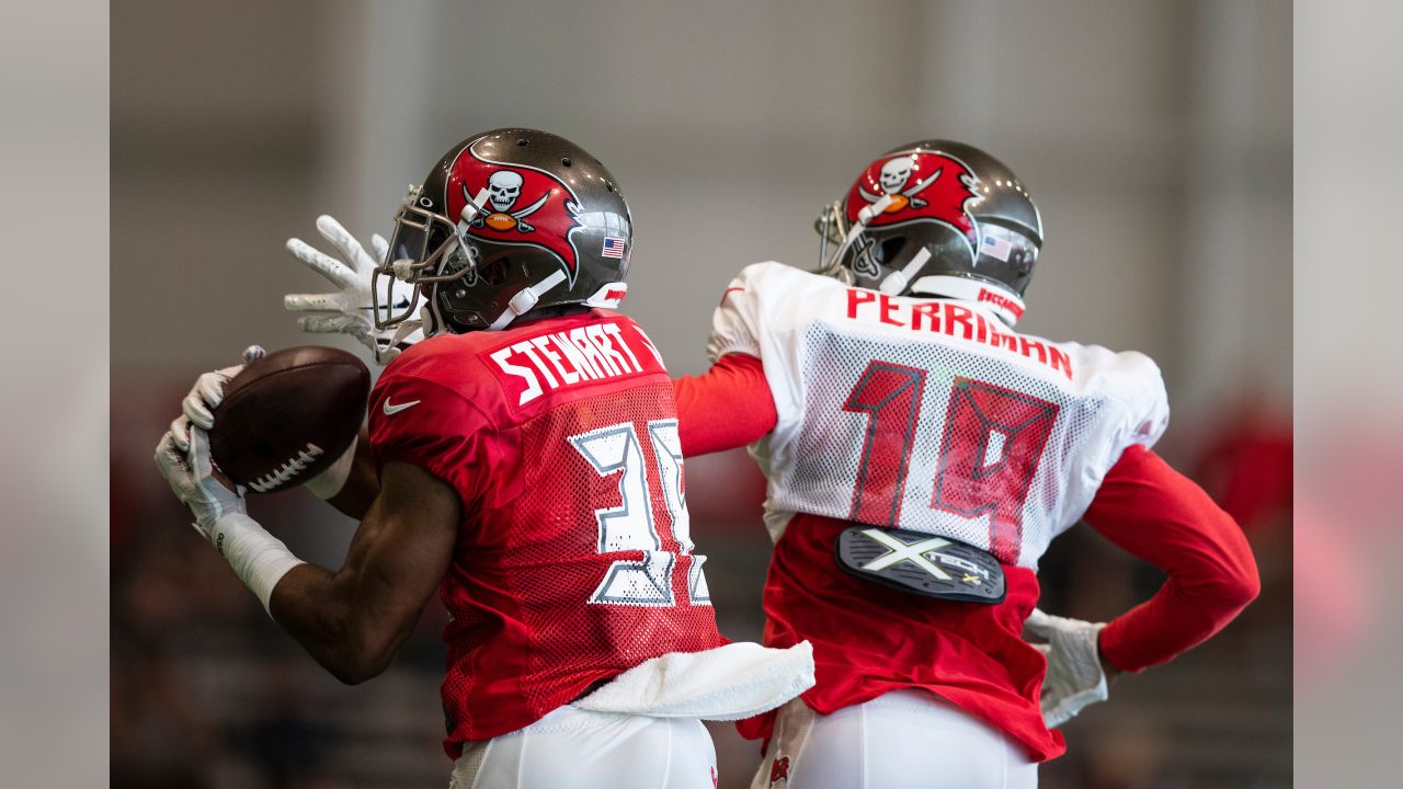 New Bucs DE Anthony Nelson Uses Short-Area Quickness to Rack up Sacks