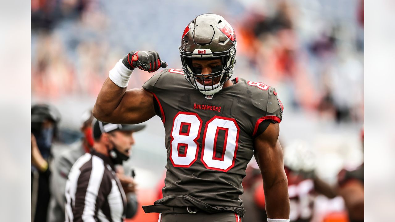 Rob Gronkowski Receives Bucs' No. 87 Jersey, Jordan Leggett Switches to No.  81, News, Scores, Highlights, Stats, and Rumors