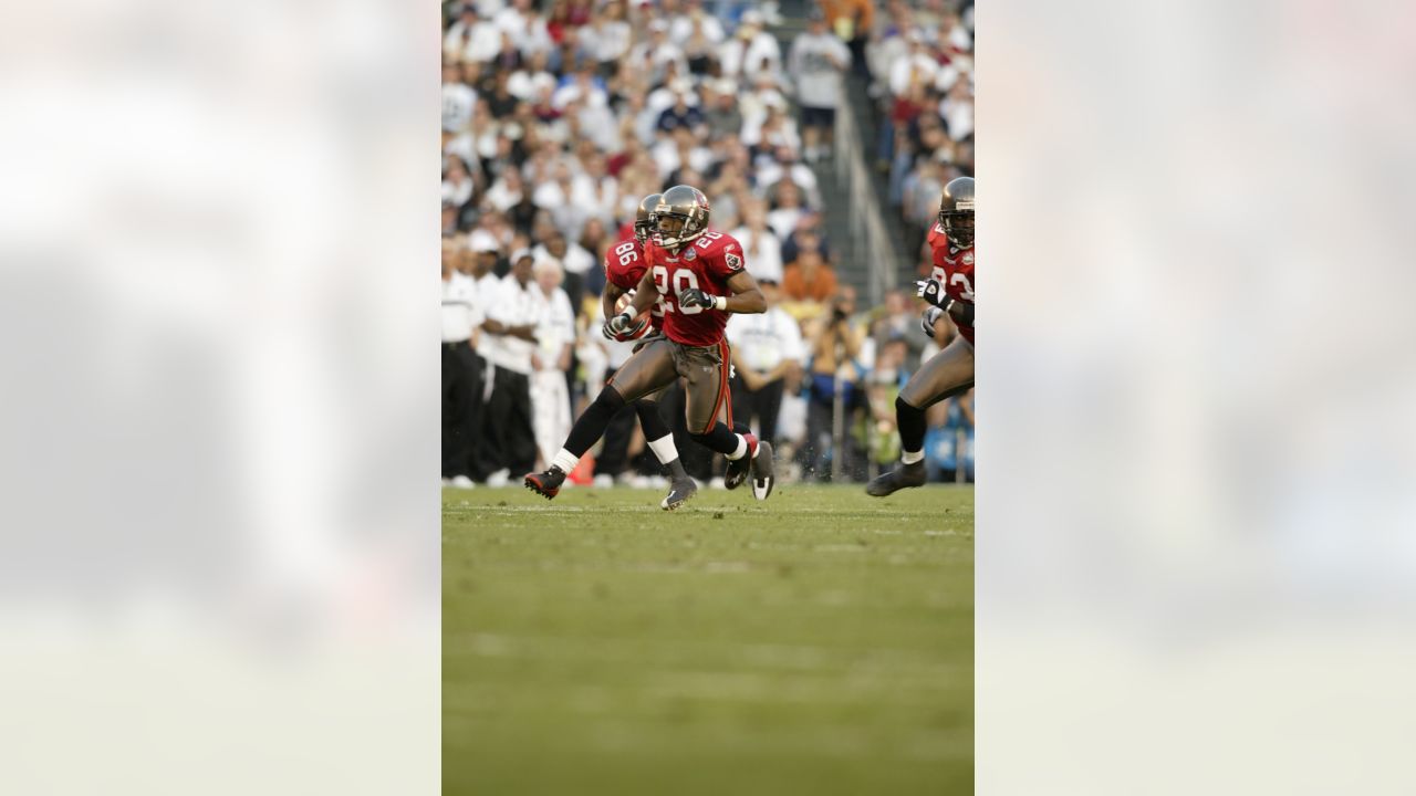 Ronde Barber a Pro Football Hall of Fame Finalist for Third-Straight Year -  Sports Illustrated Virginia Cavaliers News, Analysis and More