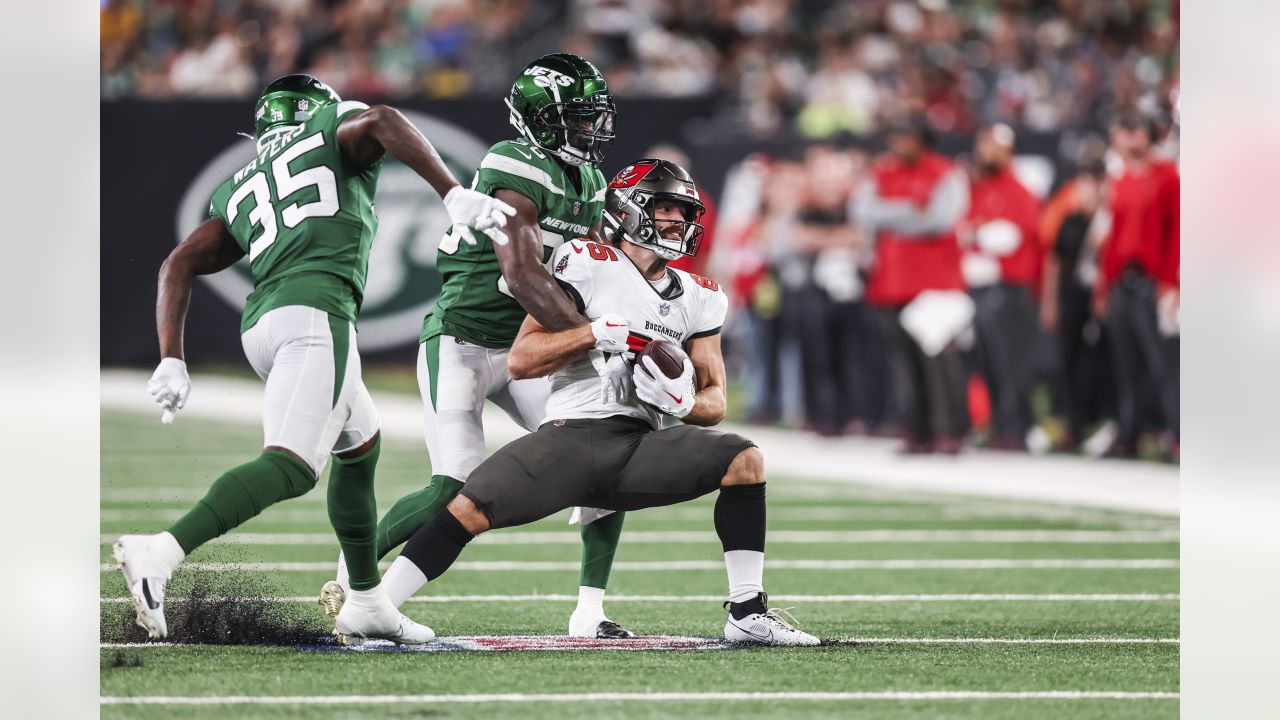 Mayfield sits while Trask plays in Bucs' 13-6 preseason win over Jets.  Backup Wolford injures neck - The San Diego Union-Tribune