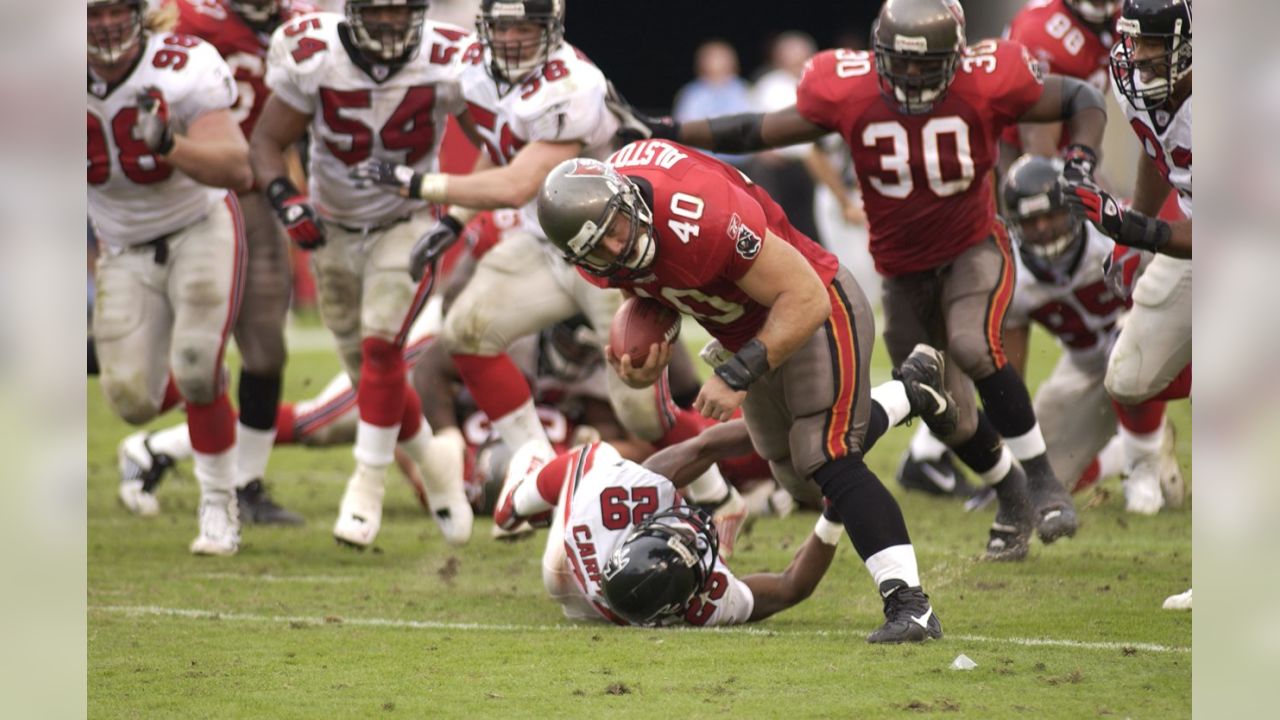 That time the Buccaneers misspelled Mike Alstott's name at his retirement  ceremony - Bucs Nation