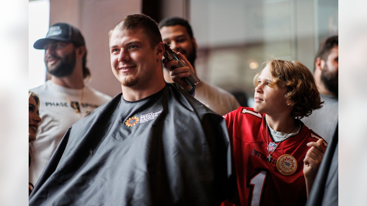 Tampa Bay Buccaneers: Bucs bring back Cut for the Cure