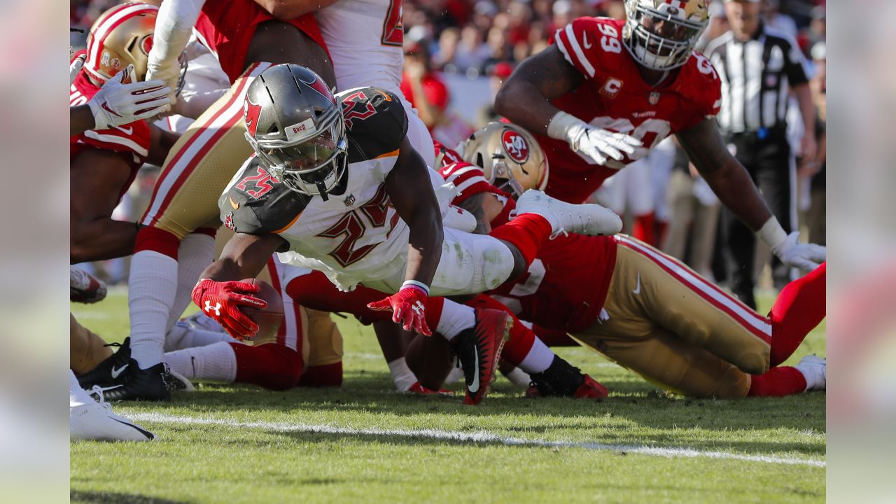 Bucs defensive line puts together its best collective game in 27-9 win over  49ers