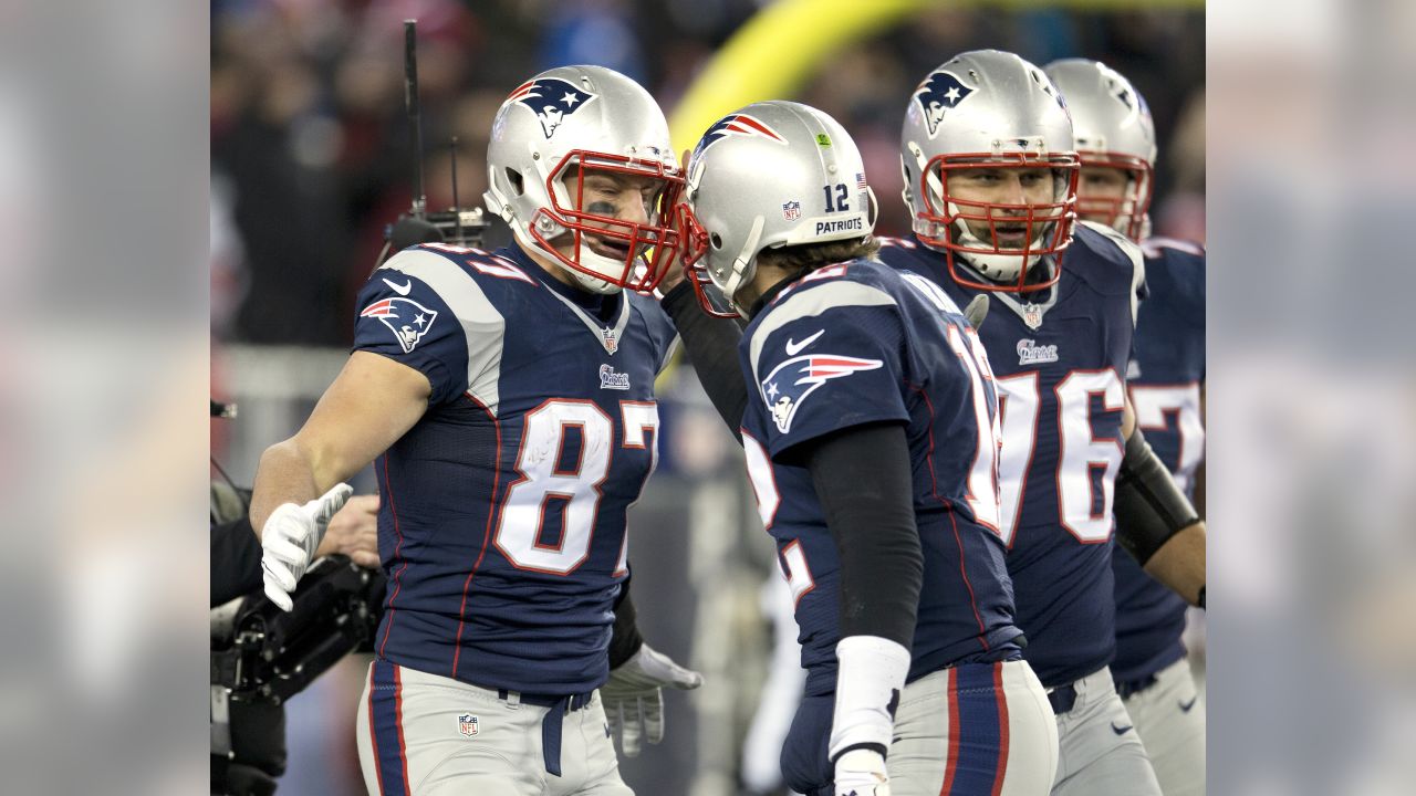 Patriots congratulate Bucs' Tom Brady, Rob Gronkowski for winning Super Bowl  55