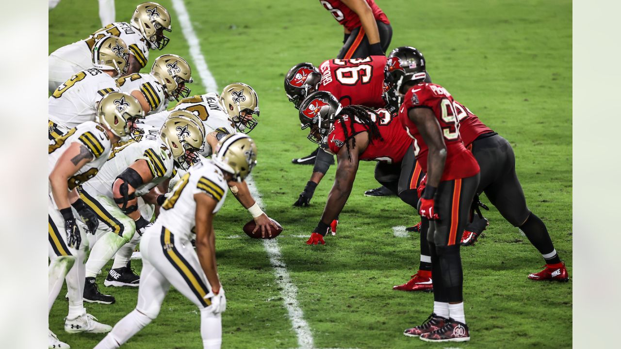 Drew Brees & Alvin Kamara New Orleans Saints Autographed 16 x 20 Color  Rush Handoff Photograph