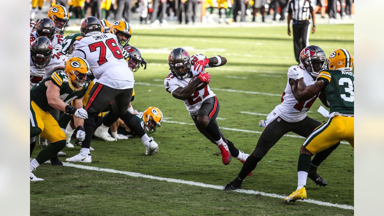 Packers handed first loss of season, lose to Buccaneers 38-10