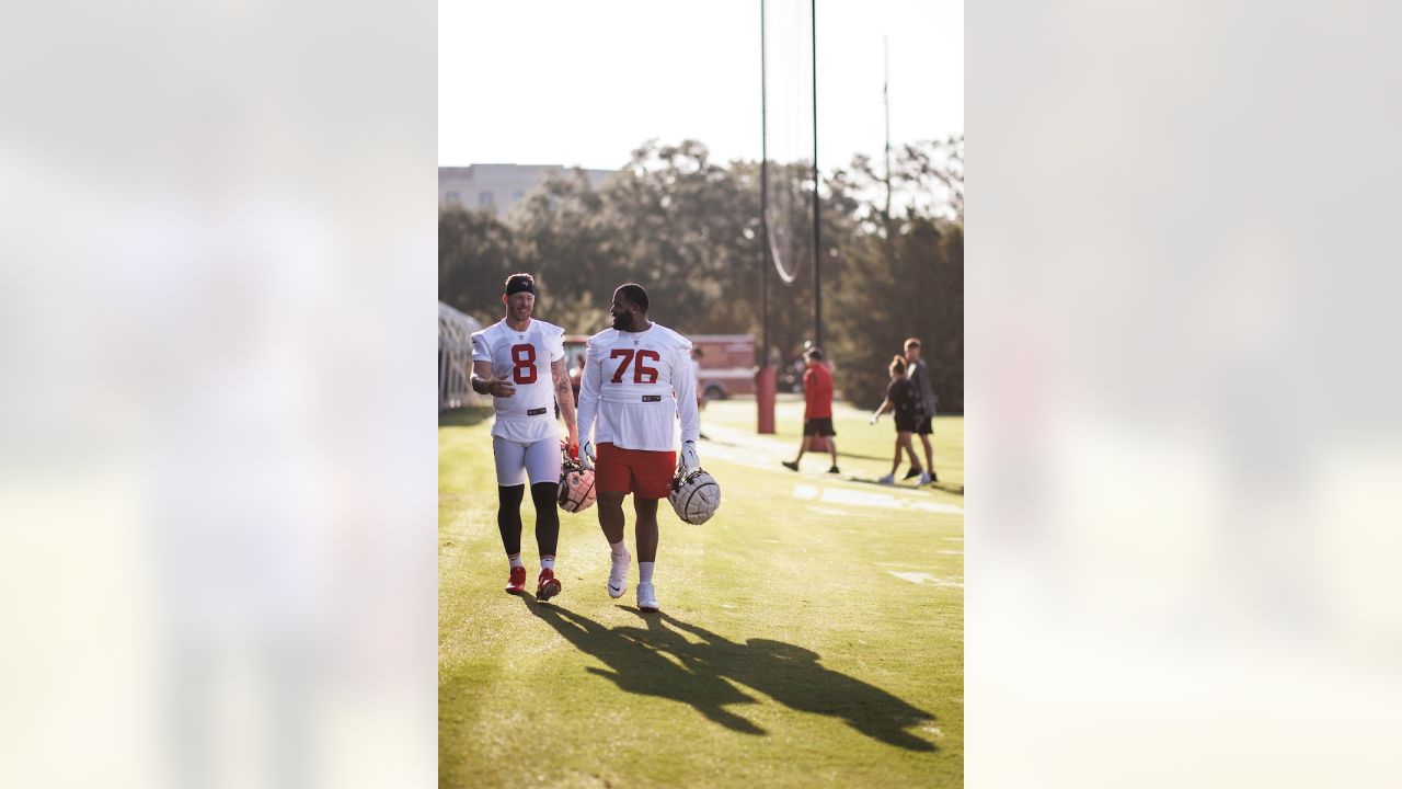 TAMPA, FL - MAY 31: Tampa Bay Buccaneers tight end Ko Kieft (41) goes thru  a drill during the Tampa Bay Buccaneers OTA Offseason Workouts on May 31,  2022 at the AdventHealth