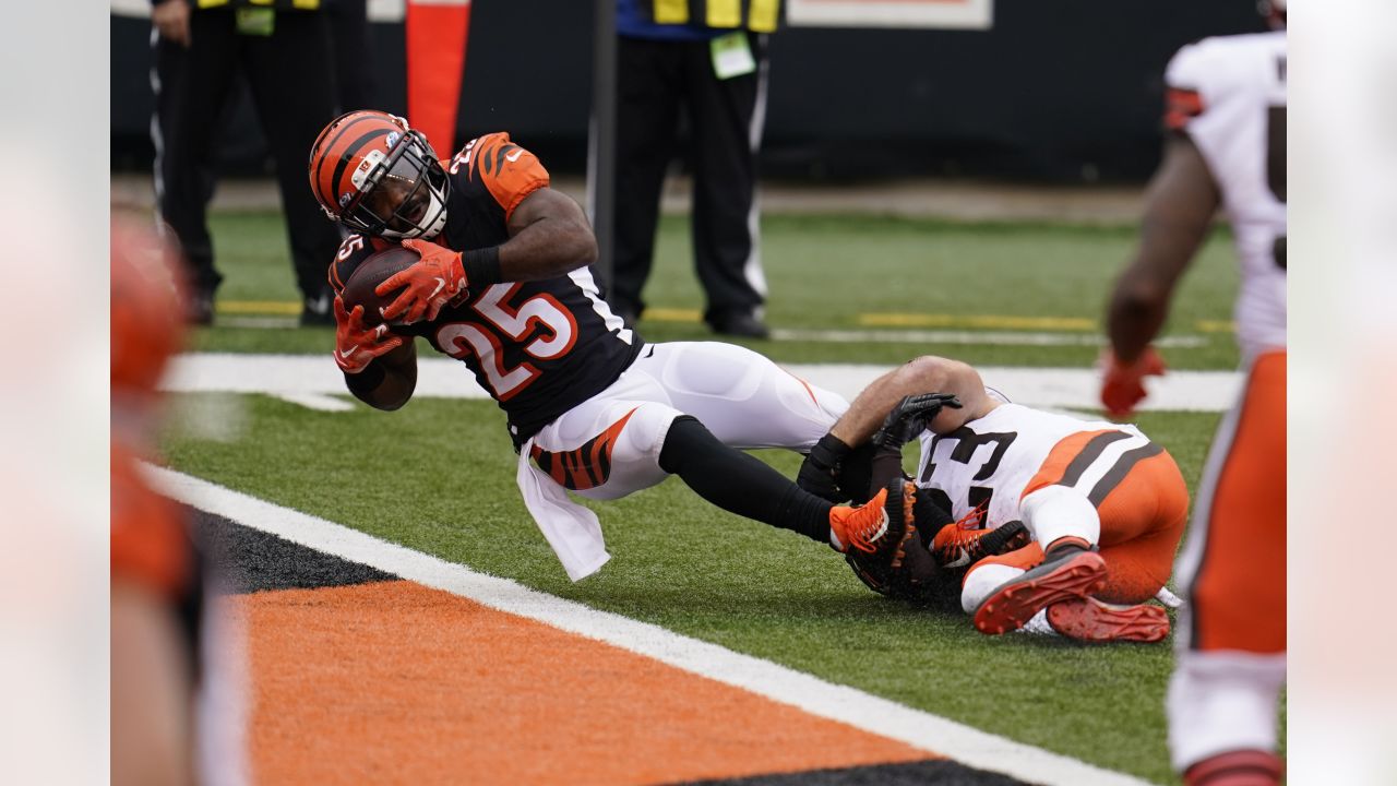 Gio Bernard Fantasy Outlook: Can he be a useful commodity in the  Buccaneers' backfield?