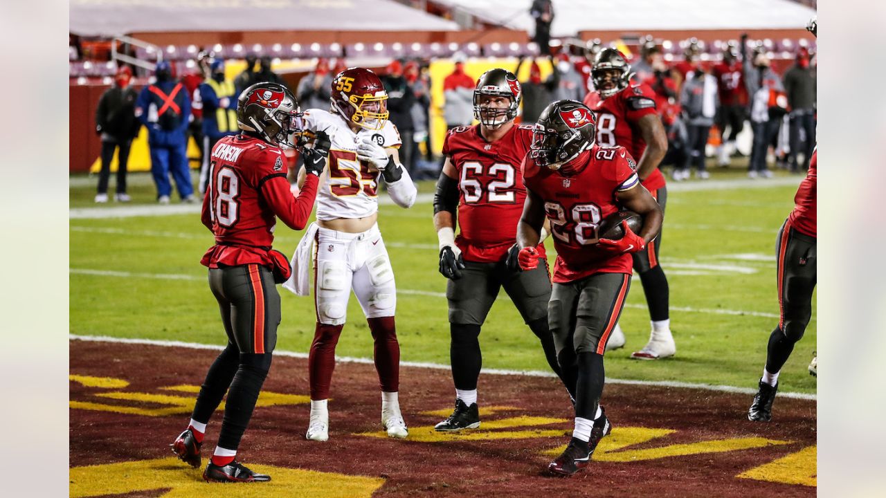 Antonio Brown repays the Buccaneers' faith, scores first TD of wild-card  game vs. Washington