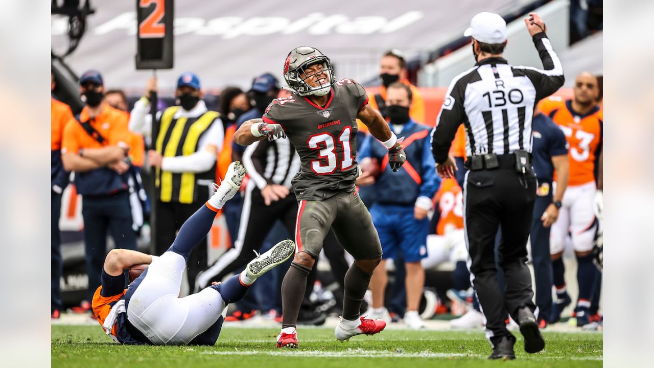 WATCH: Broncos' Diontae Spencer's 47-yard kickoff return to open second  half vs. Lions – The Denver Post