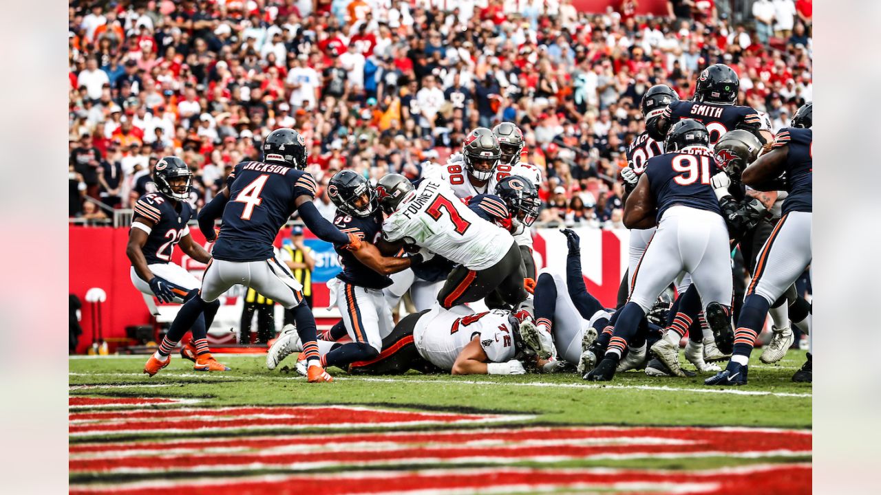 Chicago, Illinois, USA. 08th Oct, 2020. - Buccaneers Quarterback #12 Tom  Brady warms up during the NFL Game between the Tampa Bay Buccaneers and  Chicago Bears at Soldier Field in Chicago, IL.