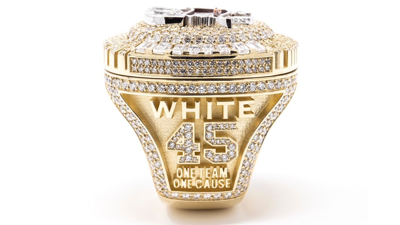 LA Rams' Super Bowl Rings Contain 20 Carats of Diamonds, Turf and Game –  Beeghly & Co.