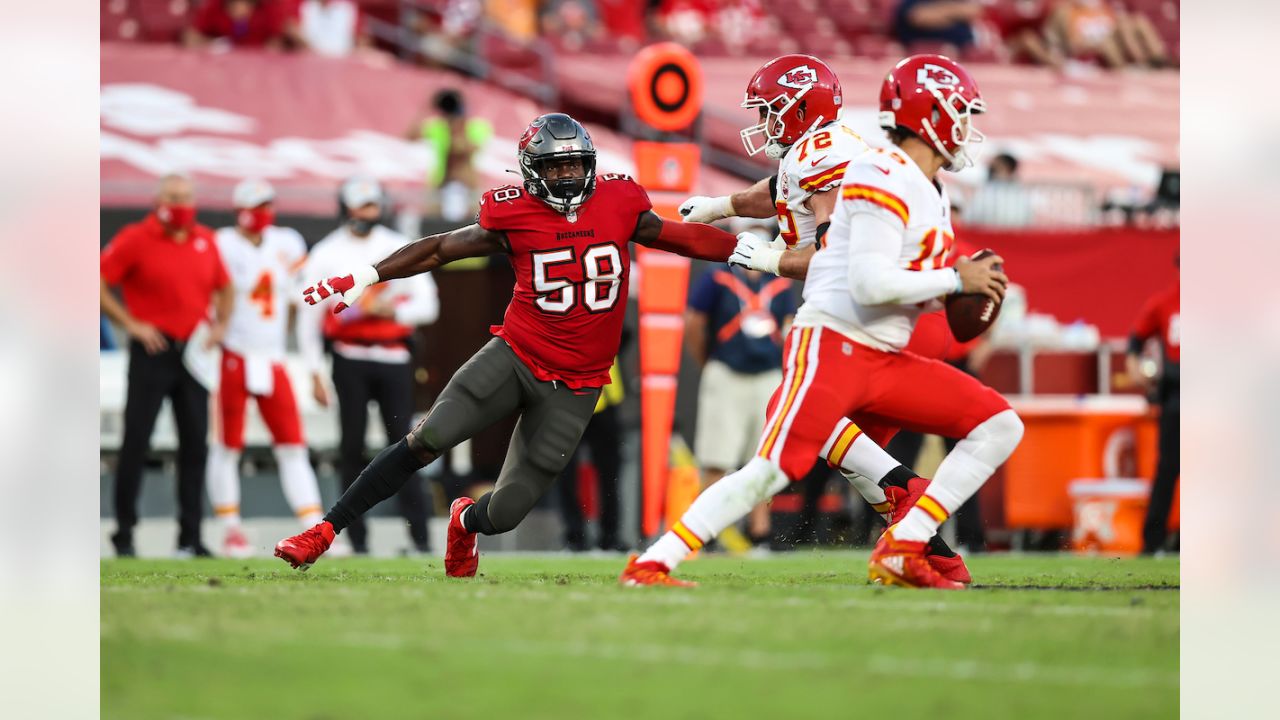 Chiefs' mistakes pile up; Bucs lead 21-6 at half