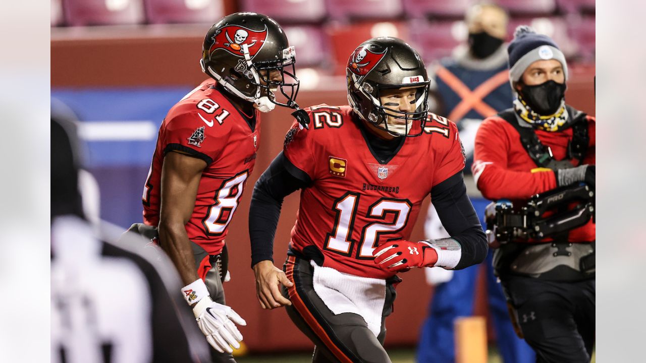 Tom Brady-led Buccaneers beat Washington for franchise's first playoff win  since '03 Super Bowl