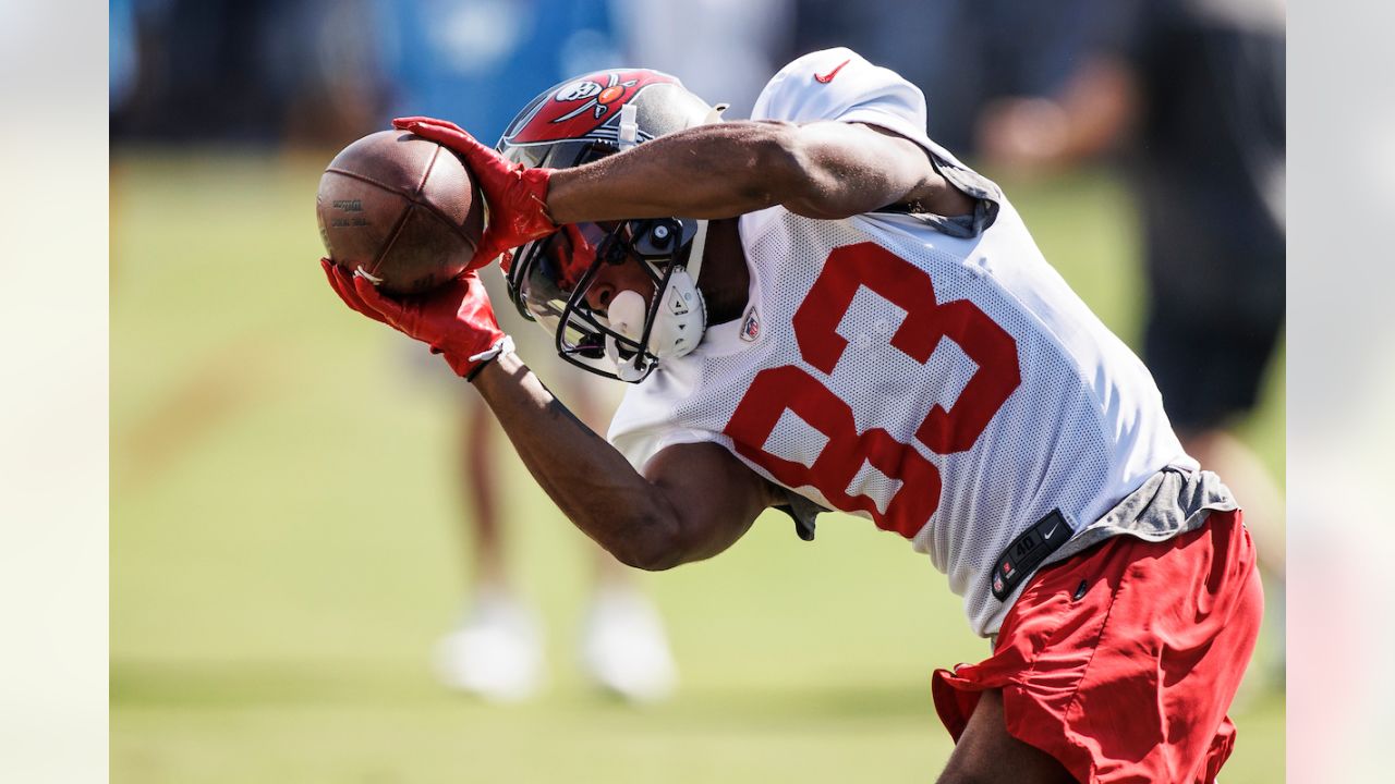 Tampa Bay Buccaneers linebacker Carl Nassib (94) runs off of the