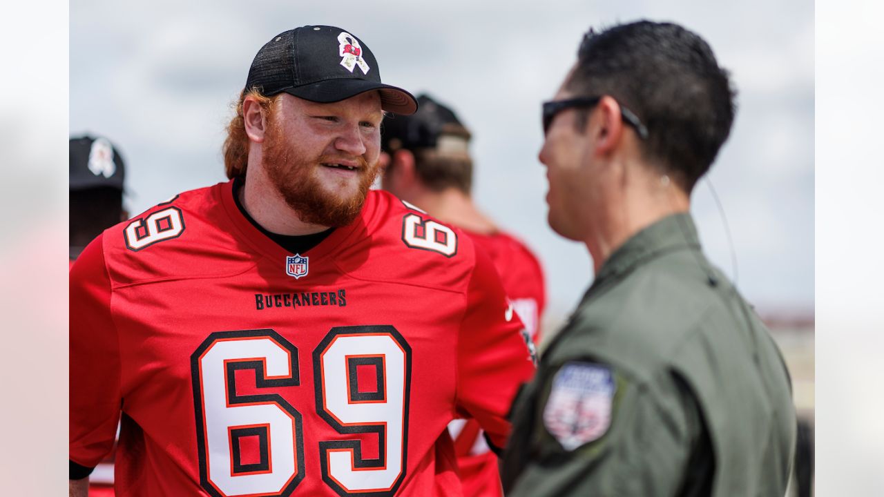 Tampa Bay Buccaneers hold pre-game practice at MacDill AFB > MacDill Air  Force Base > News