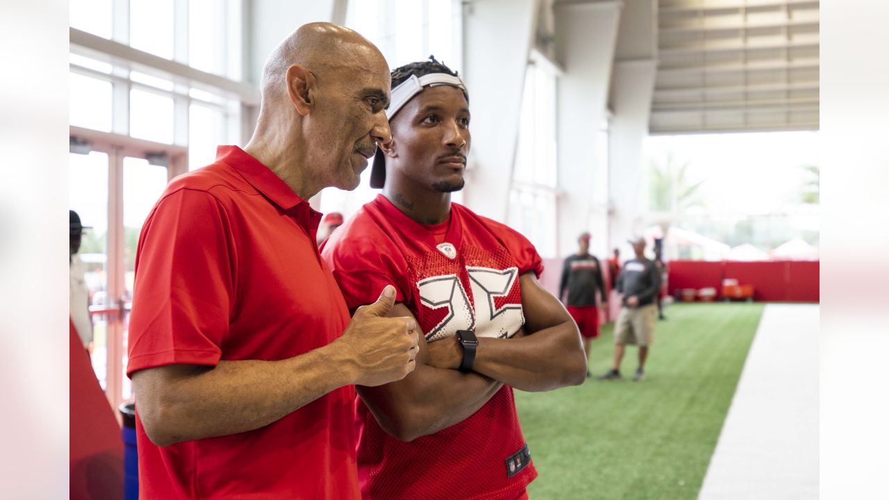 Former Bucs players reflect on lessons learned from Tony Dungy - ESPN -  Tampa Bay Buccaneers Blog- ESPN