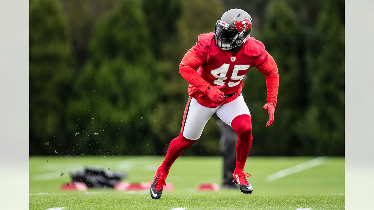 LOOK: Ex-49ers LB Kwon Alexander debuts his new Saints jersey number