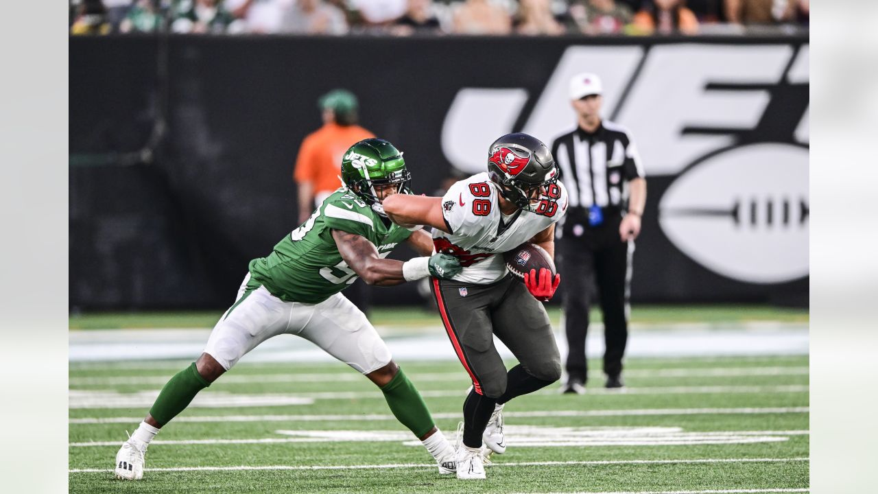 Mayfield sits while Trask plays in Bucs' 13-6 preseason win over Jets.  Backup Wolford injures neck