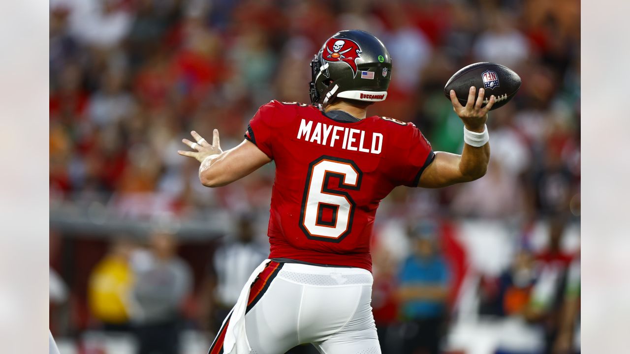 Mayfield shines again, Buccaneers stay unbeaten with 27-17 victory over  struggling Bears – WATE 6 On Your Side
