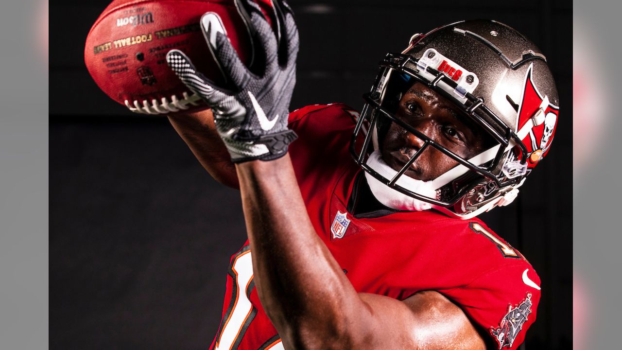 New Buccaneers Tight End Reveals New Jersey Number - Tampa Bay Buccaneers, BucsGameday