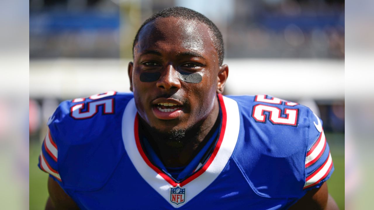 Veteran RB LeSean McCoy signing one-year deal with Tampa Bay Buccaneers 