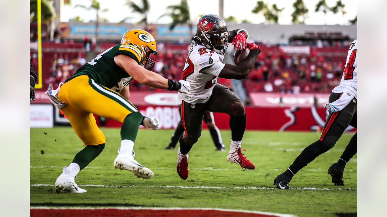 Bucs Defeat Green Bay Packers 38-10 in Week 6