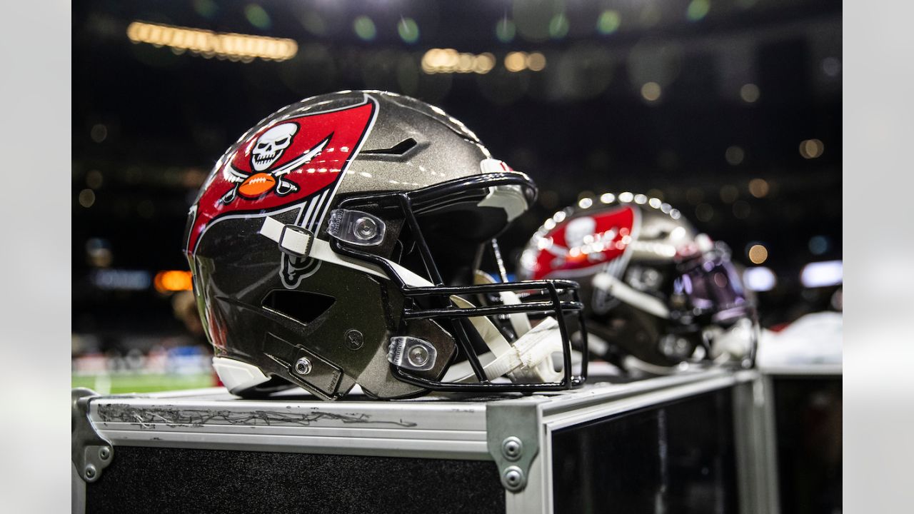 Tampa Bay Buccaneers cornerback Zyon McCollum (27) watches his assigned  receiver as he defends in the secondary during an NFL football game against  the New Orleans Saints, Monday, Dec. 5, 2022, in