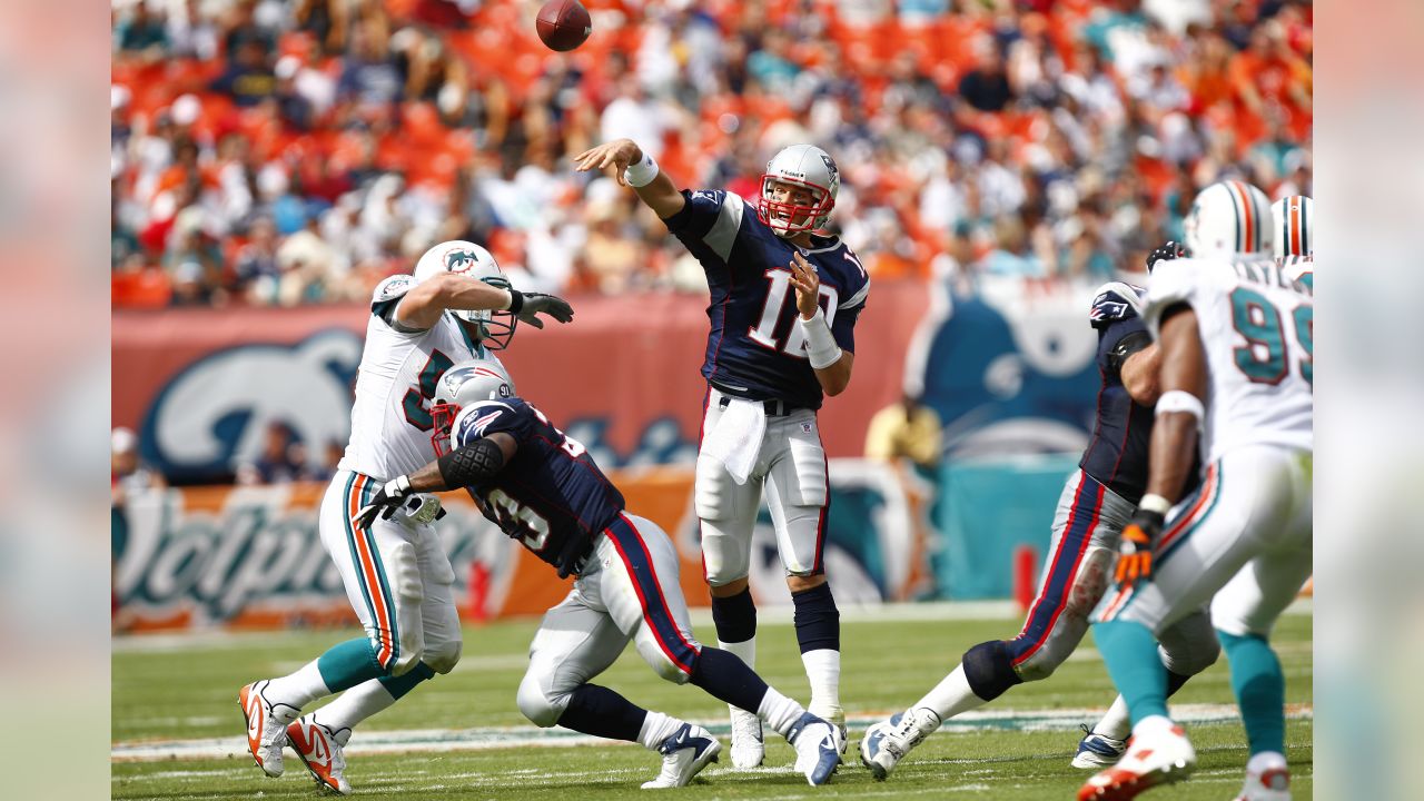 Oct 21, 2007 - Miami Gardens, Florida, USA - New England Patriots  quarterback TOM BRADY in action against the Dolphins Sunday at Dolphin  Stadium. Brady threw for six touchdowns with only four