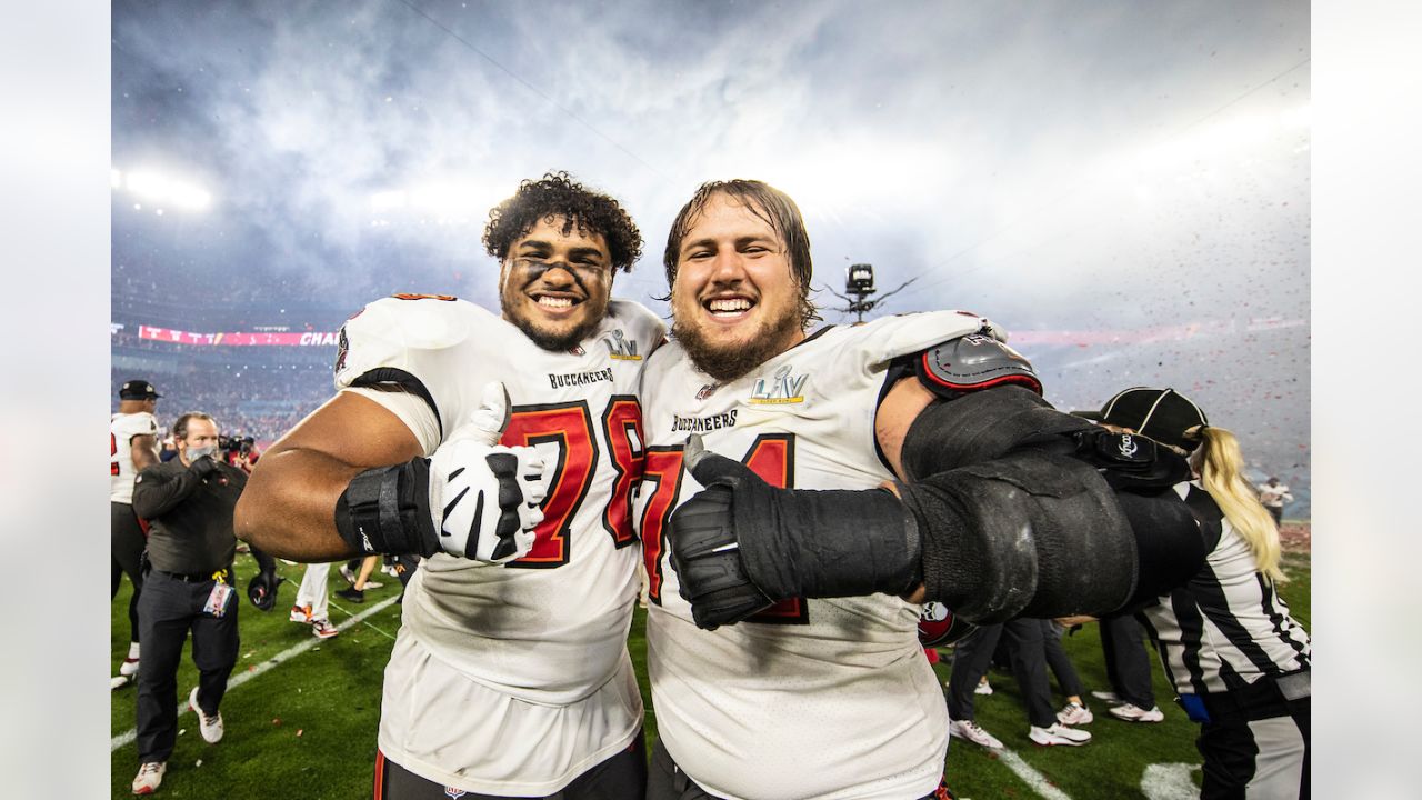 Tampa Bay Buccaneers guard Ali Marpet announces retirement from NFL, PFF  News & Analysis