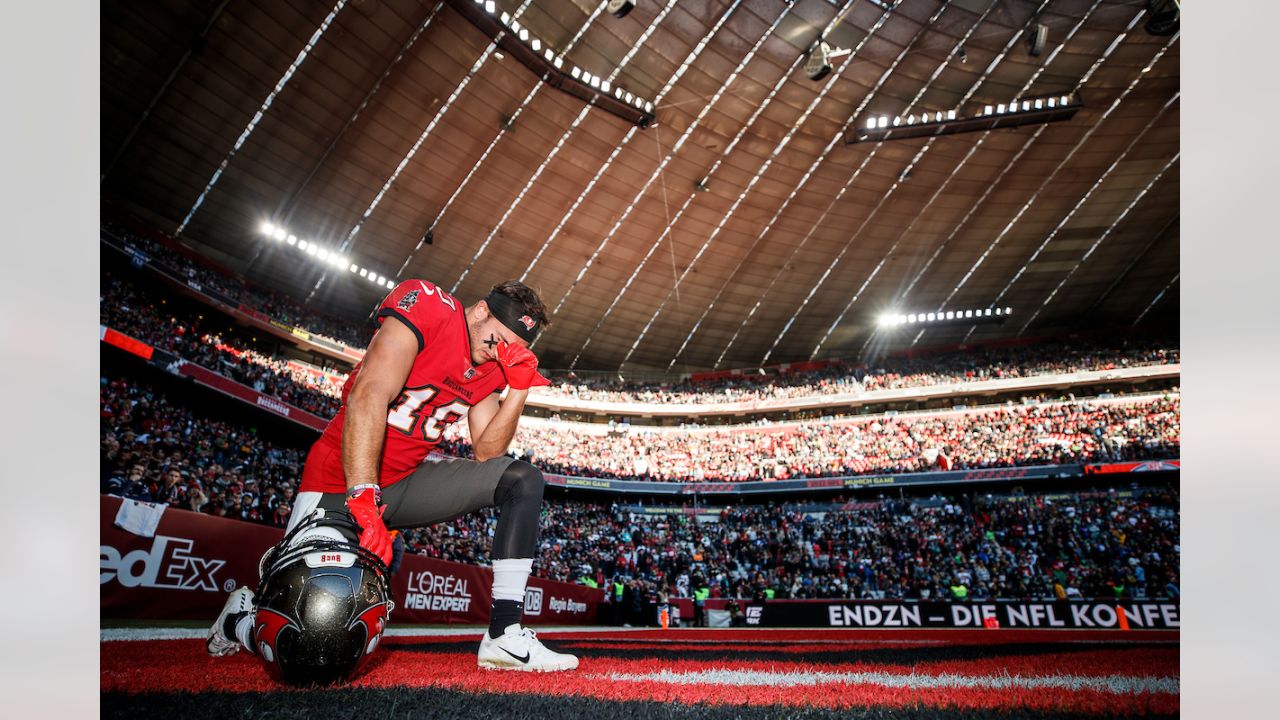 Tampa Bay Buccaneers linebacker Lavonte David (54) in action during an NFL  football game against the Seattle Seahawks at Allianz Arena in Munich,  Germany, Sunday, Nov. 13, 2022. The Tampa Bay Buccaneers