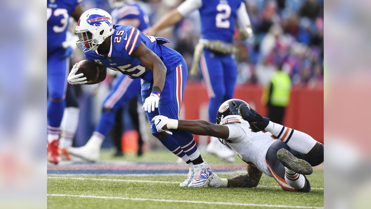 Chicago Bears' Leonard Floyd (94) tackles Buffalo Bills' LeSean