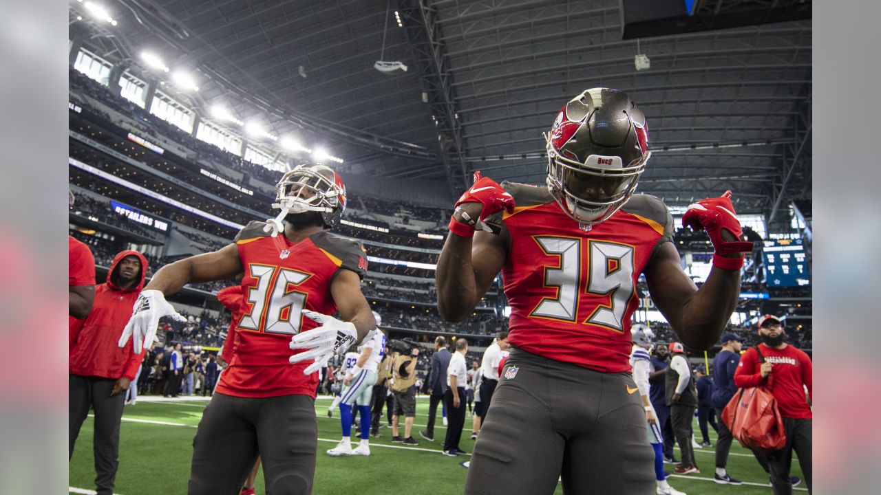 Arlington, Texas, USA. 29th Aug, 2019. Tampa Bay Buccaneers quarterback  Ryan Griffin (4) in action during the pre-season game between the Tampa Bay  Buccaneers and the Dallas Cowboys at the AT &