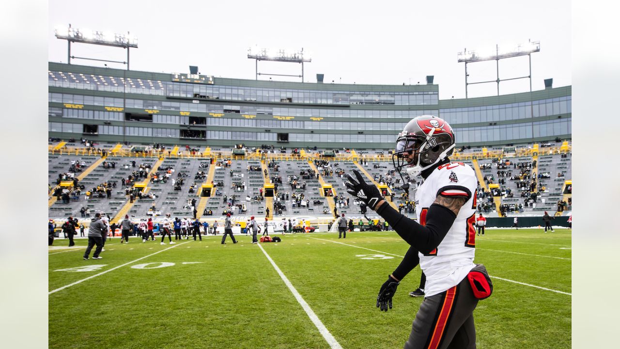 Green Bay, United States. 24th Jan, 2021. With trophy in hand Tampa Bay  Buccaneers head coach Bruce Arians speaks during the NFC Championship  celebration at Lambeau Field in Green Bay, Wisconsin on