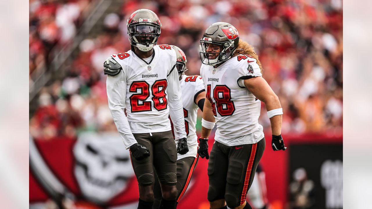 Bucs defense shines in 38-3 blowout against Bears