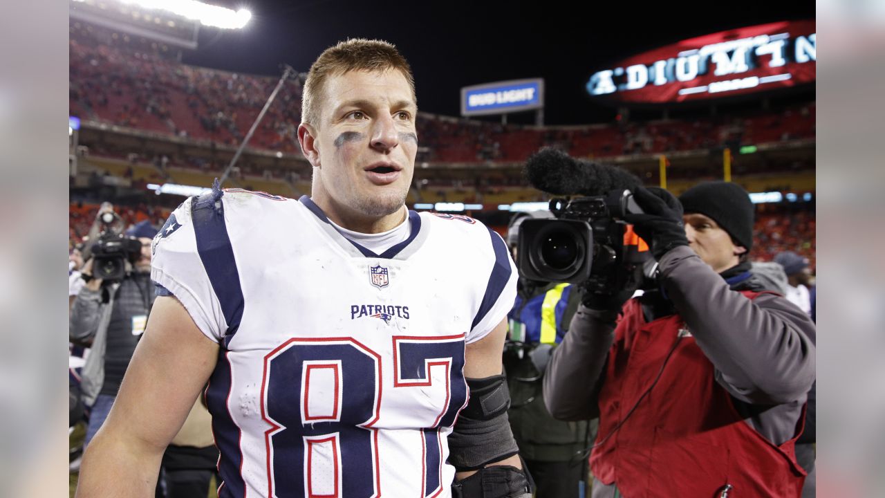 New England Patriots BREAKING: Tampa Bay Bucs TE Rob Gronkowski Retires  from NFL 'Dream Job' - Sports Illustrated New England Patriots News,  Analysis and More