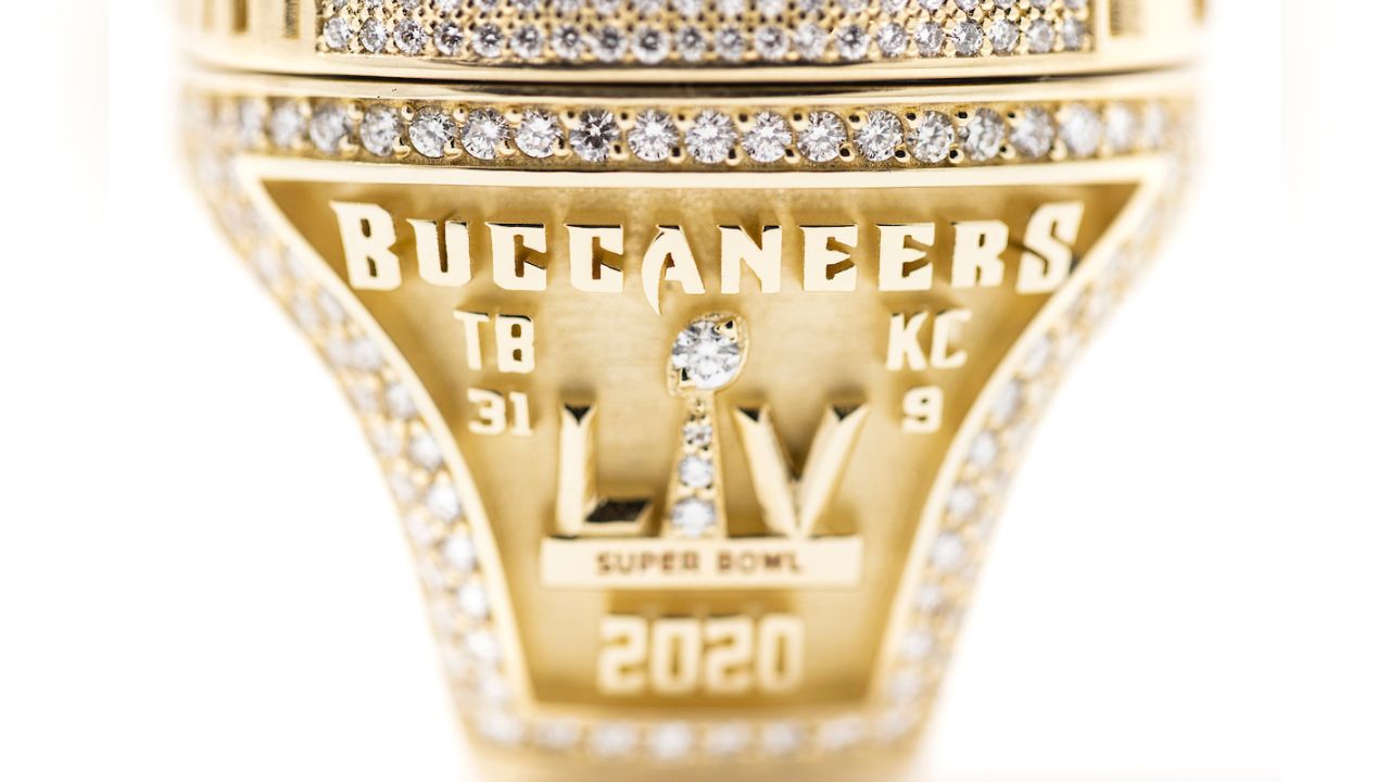 Wait, What?!?! The Bucs' Super Bowl Rings Have a Removable Tops??