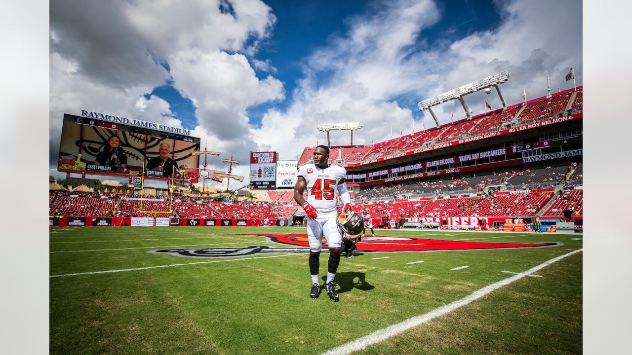 December 30, 2018: Tampa Bay cheerleader during the game between the  Atlanta Falcons and the Tampa Bay Buccaneers at Raymond James Stadium in  Tampa, Florida. Atlanta win 34-32. Del Mecum/CSM/Sipa USA (Credit