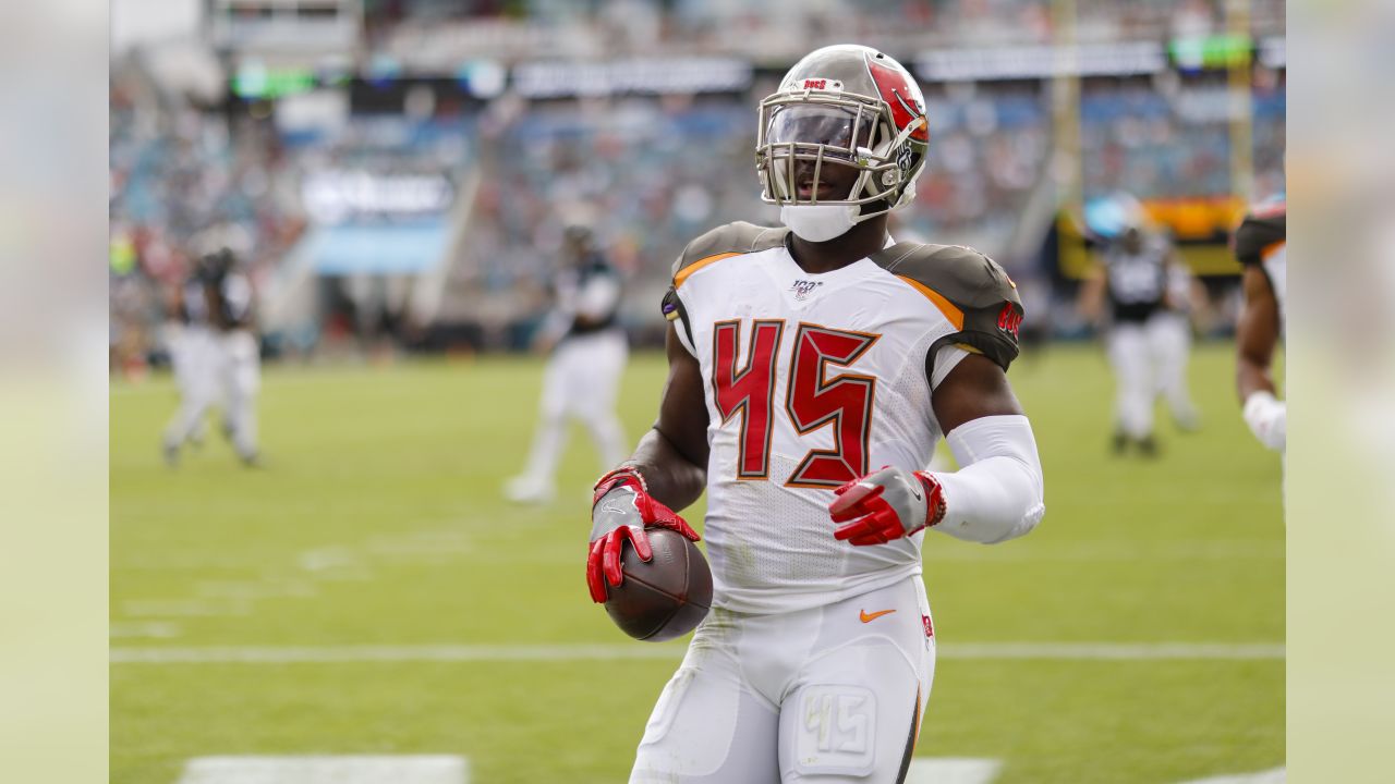 Shaq Barrett ties Warren Sapp's Bucs franchise sack record