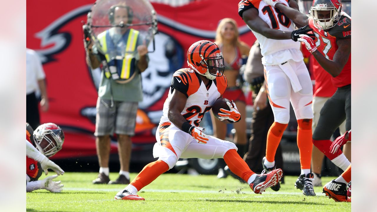 Buccaneers' Giovani Bernard Honors Mother With School in Haiti – NBC 6  South Florida