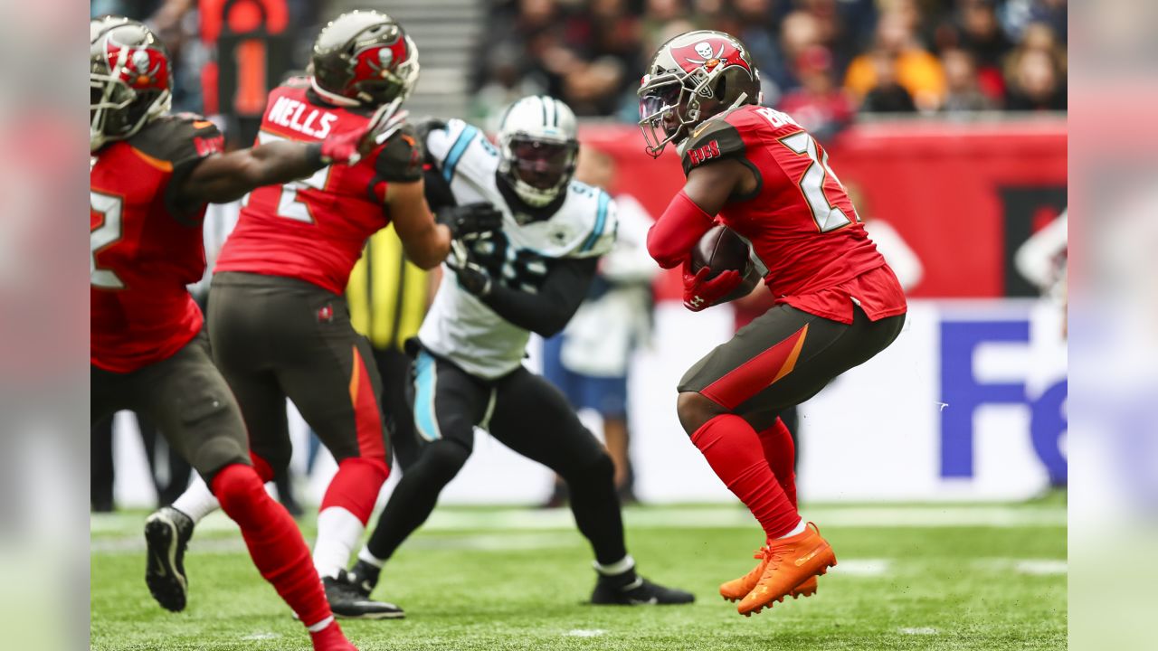 Carolina Panthers 37-26 Tampa Bay Buccaneers: London debut win for