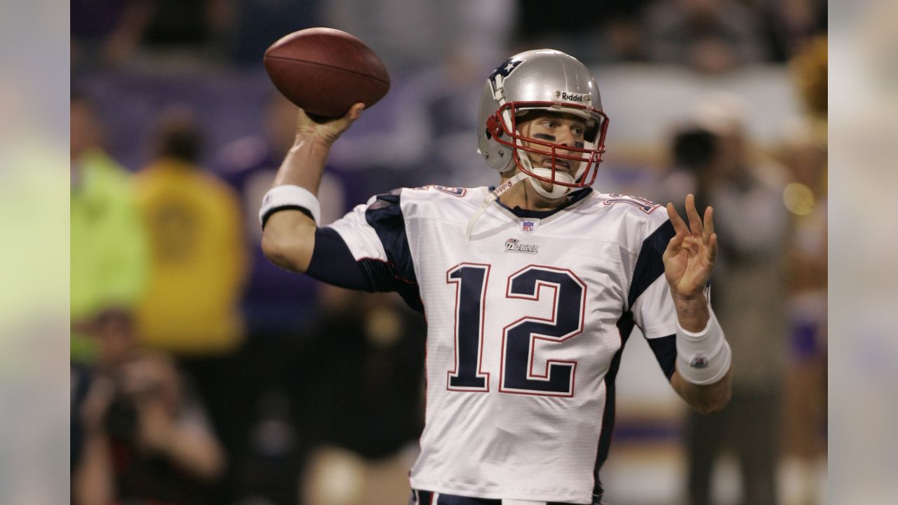 Tom Brady signs with the Tampa Bay Buccaneers after 20 years with the New  England Patriots – El Estoque