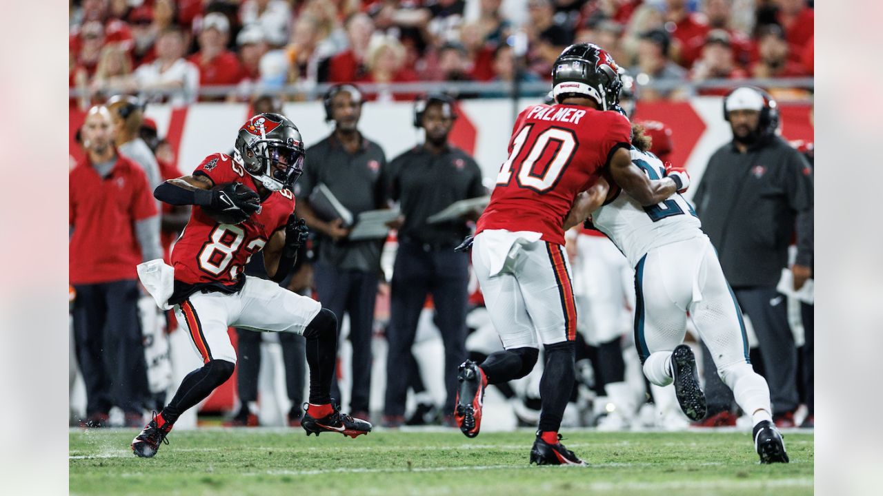 TAMPA, FL - DECEMBER 18: Tampa Bay Buccaneers kick returner Deven Thompkins  (83) carries the ball du