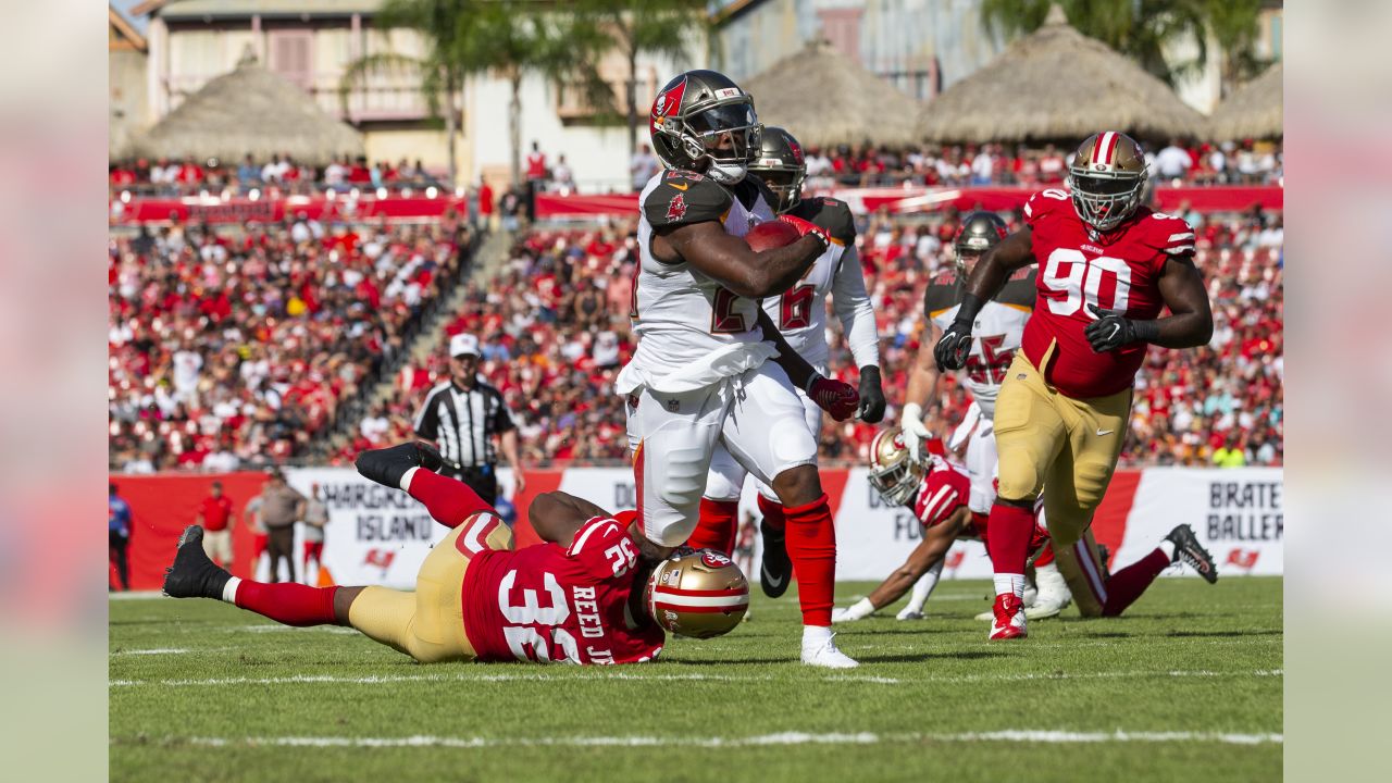 Bucs defensive line puts together its best collective game in 27-9 win over  49ers