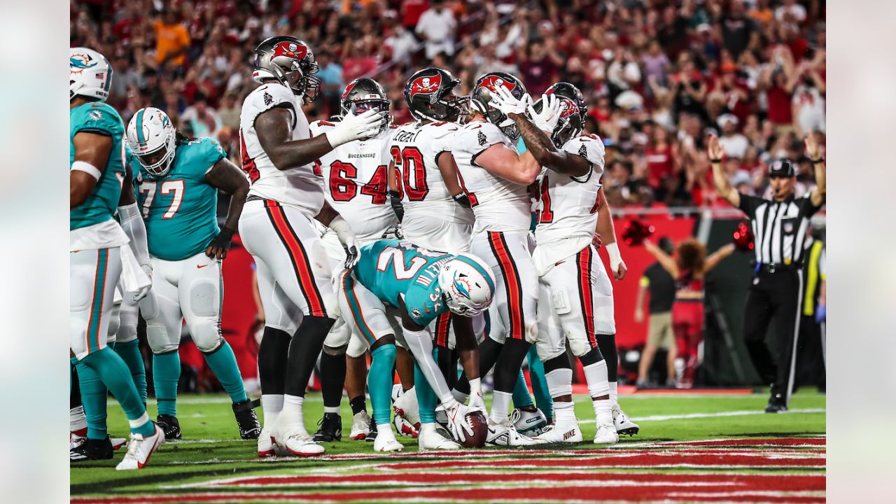 Dolphins beat Bucs, 26-24, in presason opener