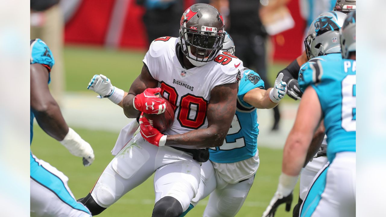 Bucs OLBs Shaq Barrett, Jason Pierre-Paul ruled out for Week 17